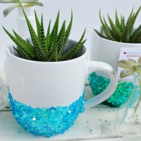 How-To: Decorative Glittered Mugs