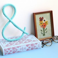 How-To: Knit Ampersand Wall Decoration