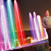 Washington Man Builds Bellagio-Style Dancing Fountain in Front Yard