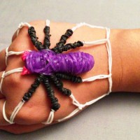 How-To: Spider Rubber Band Bracelet