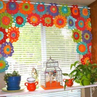 How-To: Crocheted Flower Window Valance