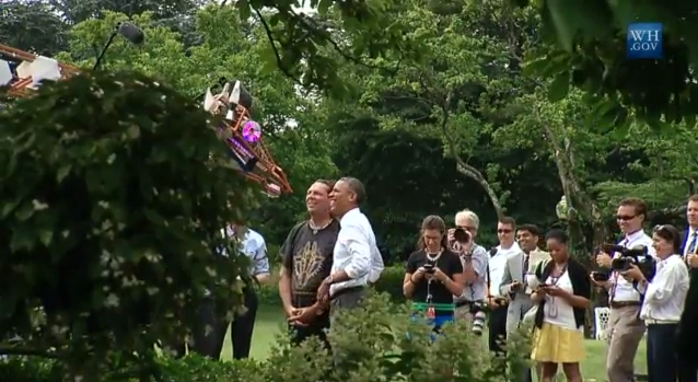 Russell the Giraffe Meets President Obama
