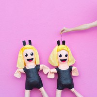 DIY Dancing Girls Emoji Piñata