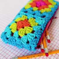 How-To: Granny Square Zippered Pouch