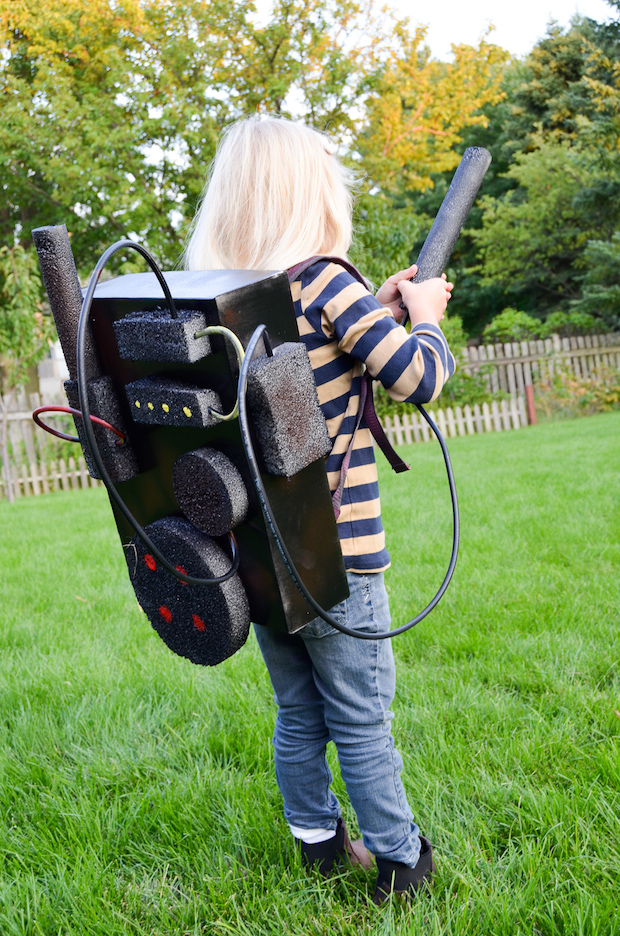 How-To: Ghostbusters-Inspired DIY Proton Pack | Make: