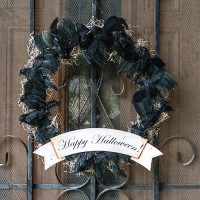 DIY Black Crow Wreath