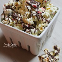 Recipe: Peppermint Popcorn Munch