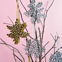 How-To: Recycled Magazine Snowflake Ornaments