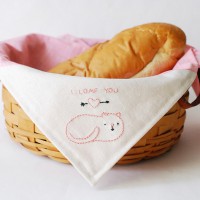 Embroidered Awesomeness: Cat Loaf Bread Cloth