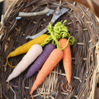 Spring Makes: Crocheted Carrots