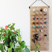 Smart Sewing Room: DIY Thread Hanger