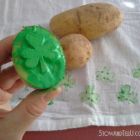 Stamp It: Shamrock Potato Printing