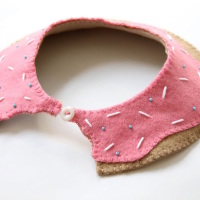 Super-Sweet Fashion: DIY Felt Donut Collar