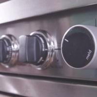Smart Knob Lets You Control Your Oven Precisely Via Phone