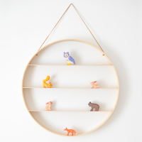 DIY Decor: Circular Quilt Hoop Shelf