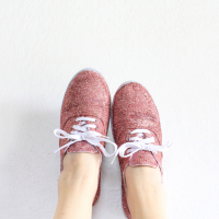 Spring Bling: DIY Glitter Shoes