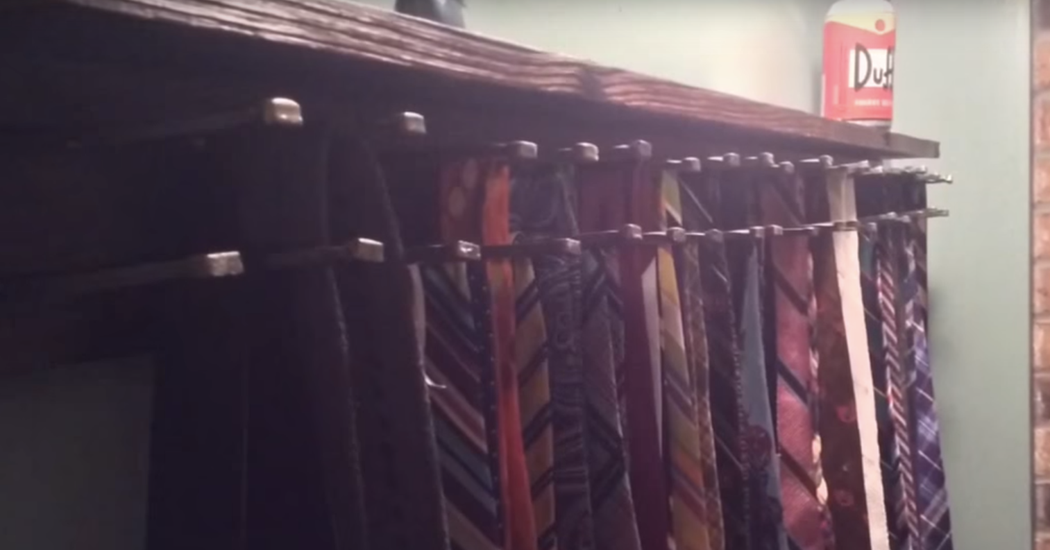 Make an At-A-Glance Tie Rack