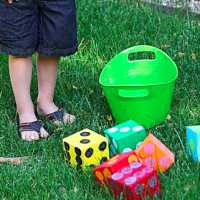 Oversized Backyard Games: DIY Lawn Yahtzee