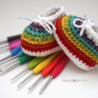 Handmade Baby: Crocheted Rainbow Baby Booties