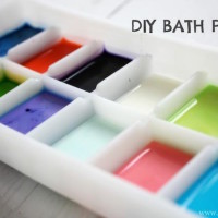 DIY Kid-Friendly Bath Paints