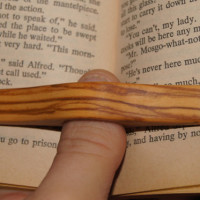 Make a Simple Thumb Ring Book Holder