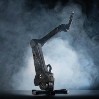 ,000 Robot Arm Kit Offers Trainability, Ultra High Precision