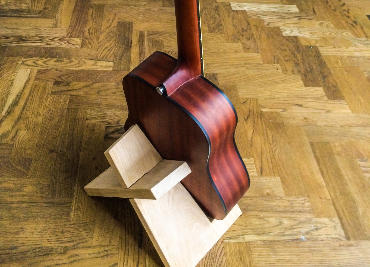 Build This Simple Guitar Stand from a Single Board of Wood