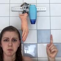 Simone Giertz Makes a Shampooing Robot