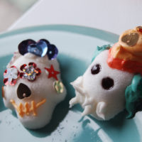 Mold and Decorate Sugar Skulls for Dia de los Muertos