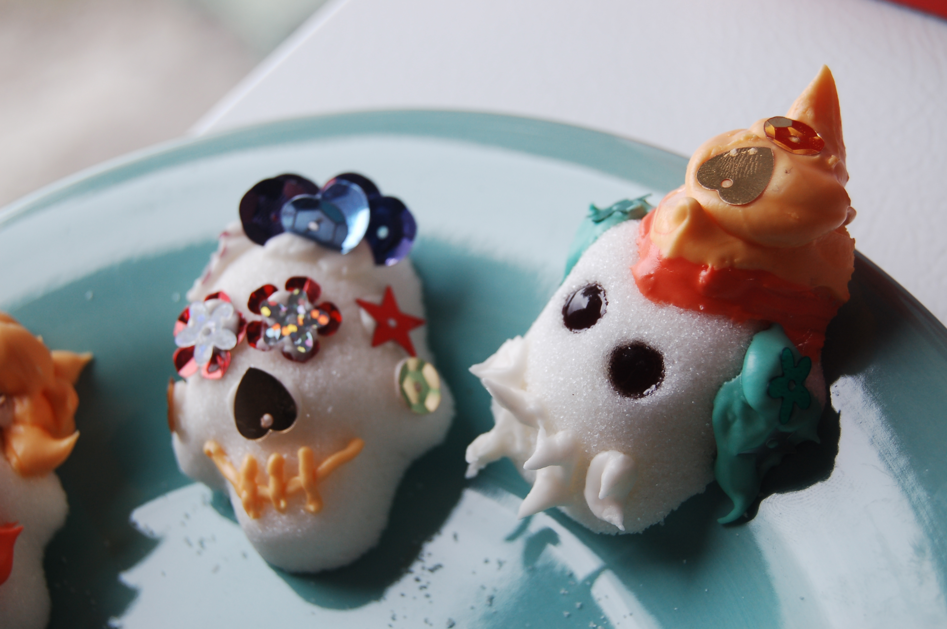 Mold and Decorate Sugar Skulls for Dia de los Muertos