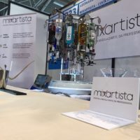 Edible Innovations: Mixartista is a Robotic Bartender Designed for Luxury