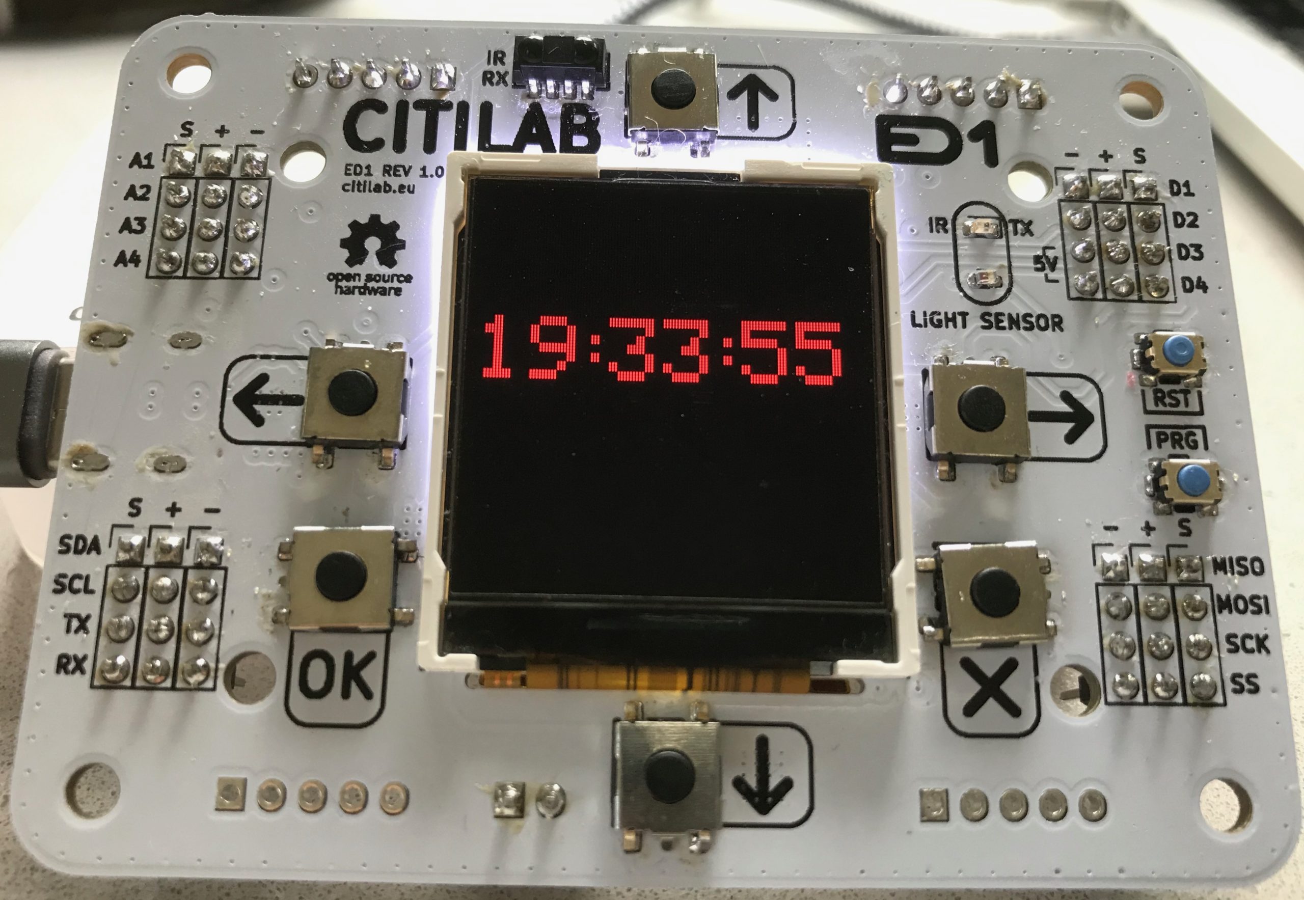 Microcontrollers, Meet MicroBlocks Make