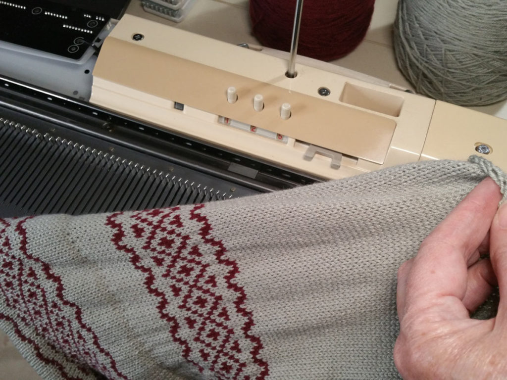 What Is Electric Hat Knitting Machine?