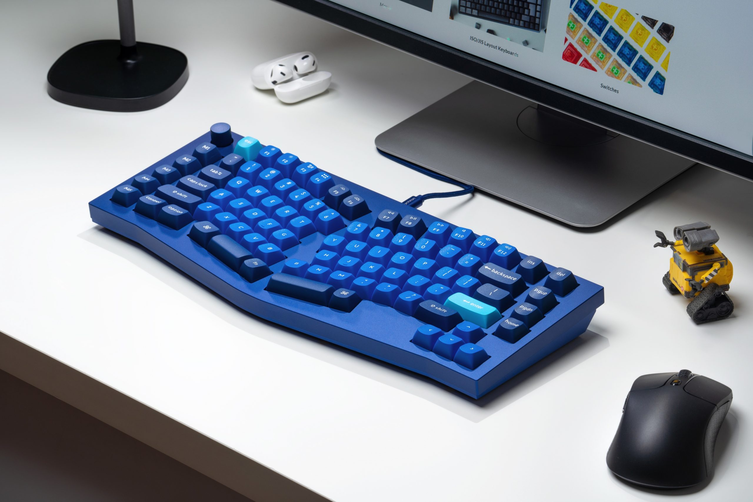 Review: The Keychron Q10 is a Luxury Mechanical Keyboard with Knobs On