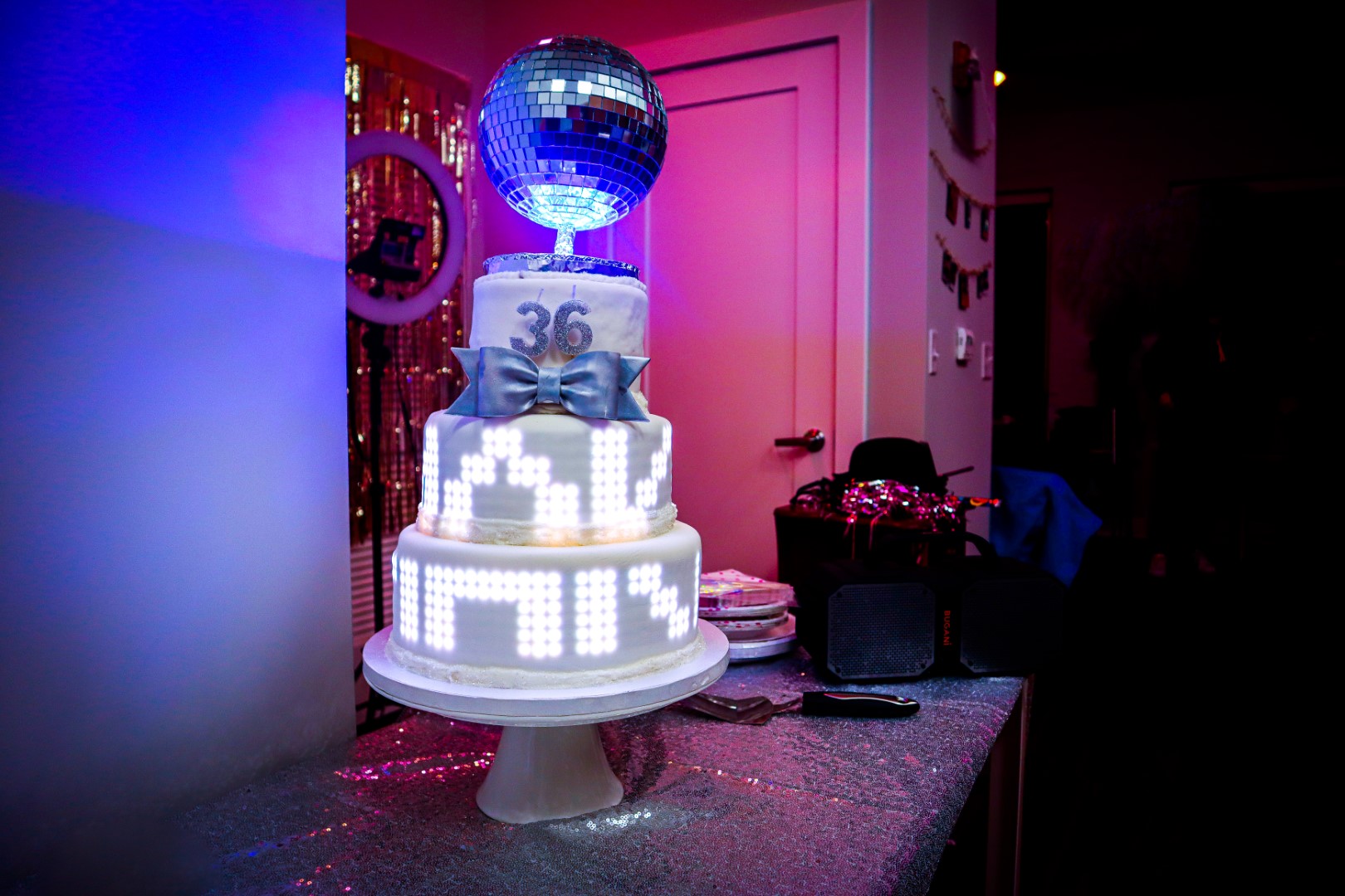 Embedded LEDs Make The Coolest Birthday Cake You’ve Ever Seen