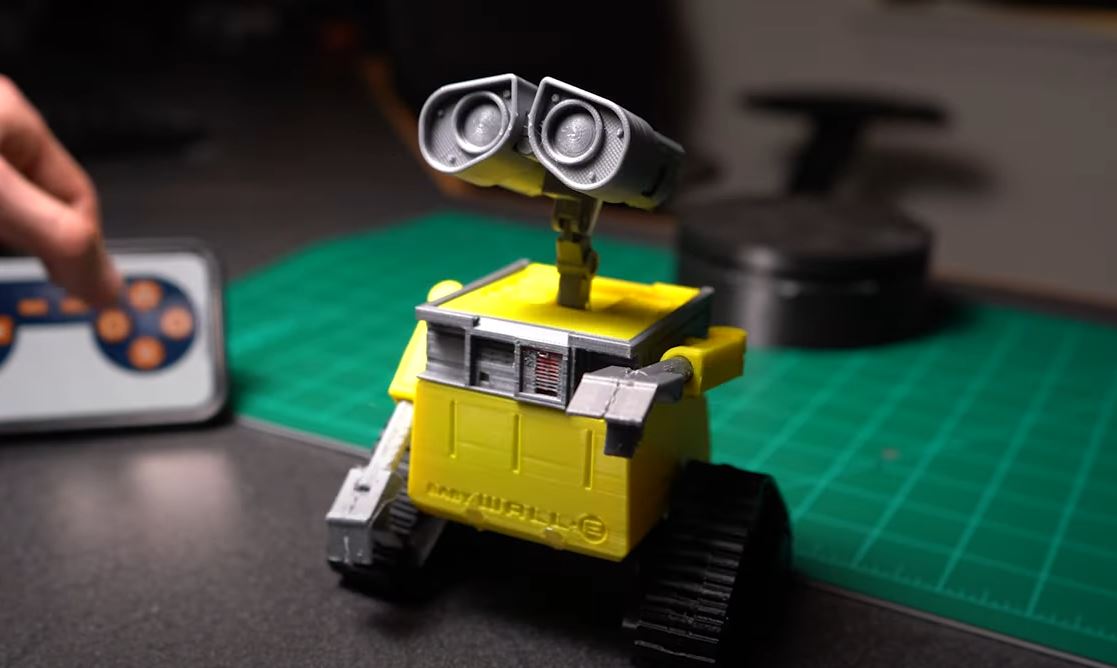 We Love This Tiny Radio Controlled Wall-E