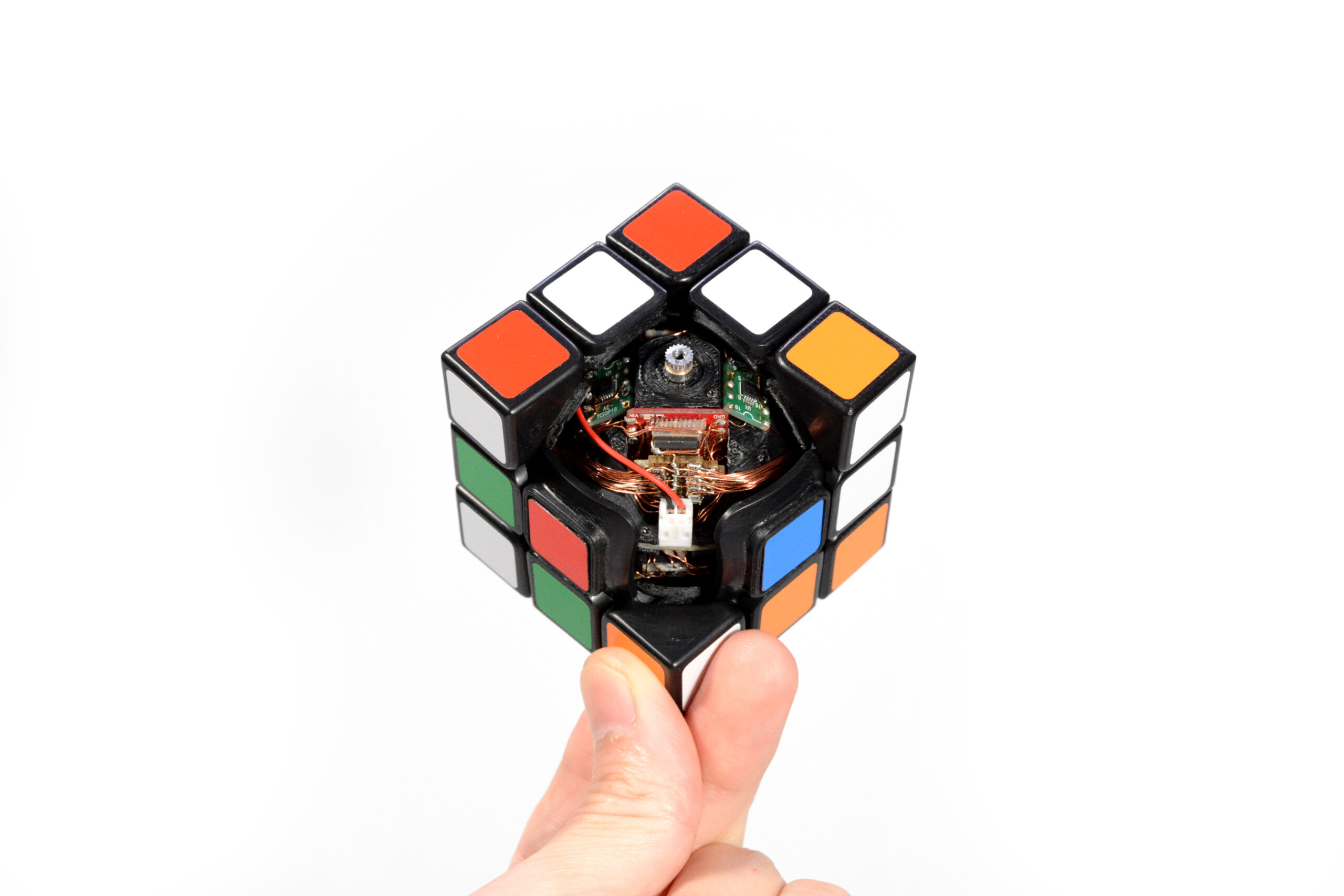 A machine taught itself to solve Rubik's Cube without human help