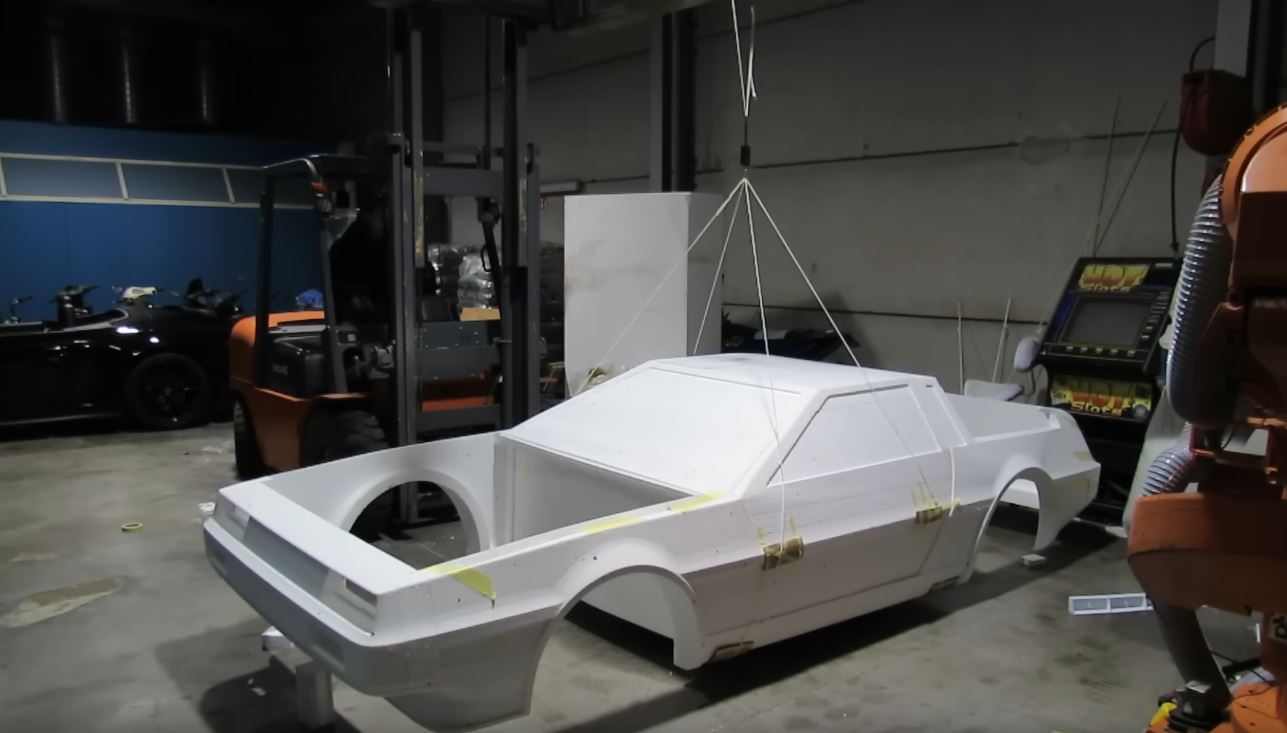 This Man Is On A Quest To Build A Life Sized Flying DeLorean