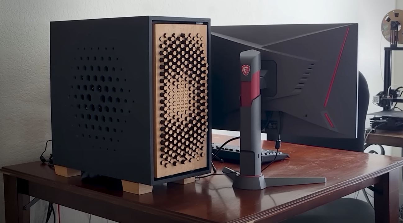This Custom Kinetic Computer Case Is As Inspiring As It Is Mesmerizing