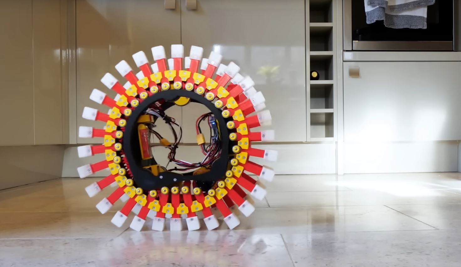 This Mechanically Stable Robot Wheel Is Just Plain Fun To Watch