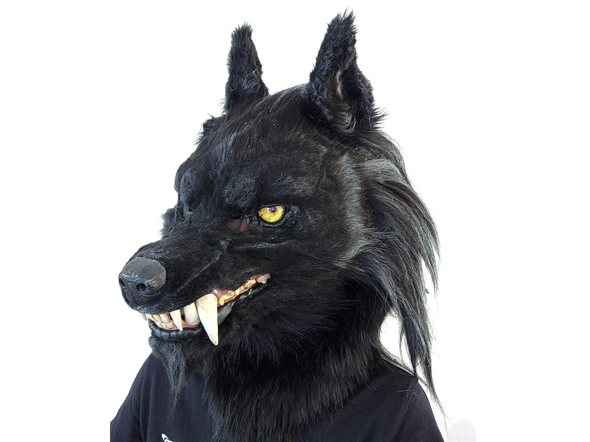 Passive motion wolf mask