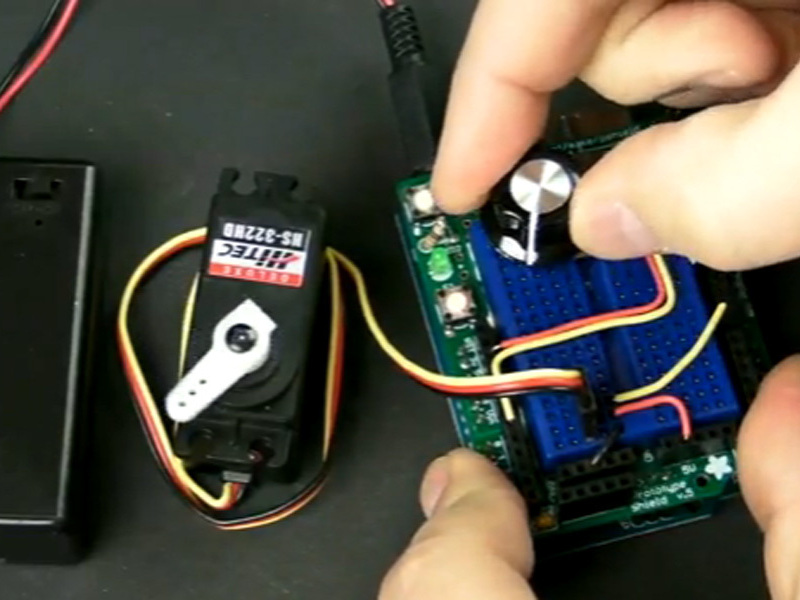 Arduino 101: Potentiometers and Servos