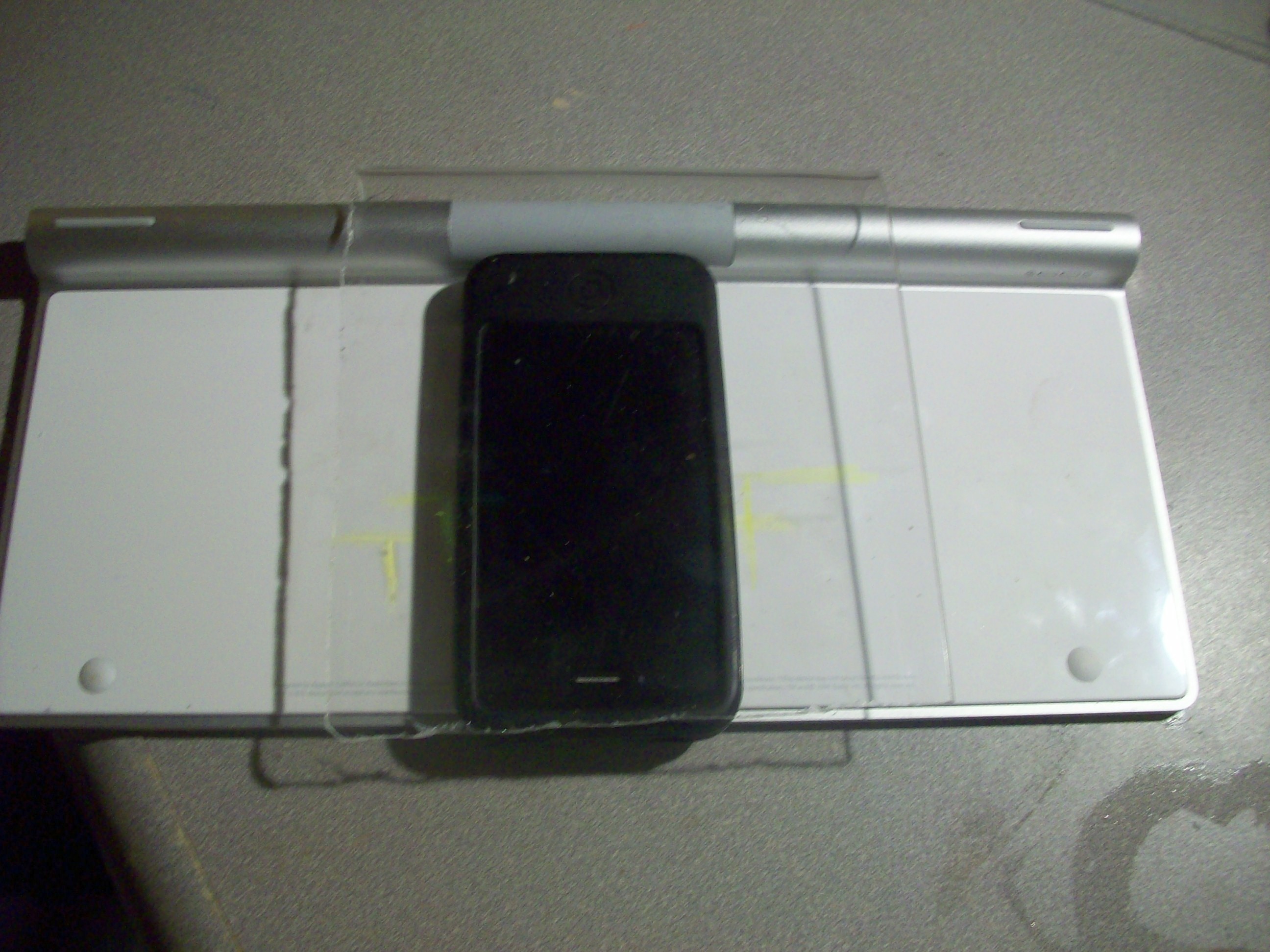 iphone-keyboard-stand-make