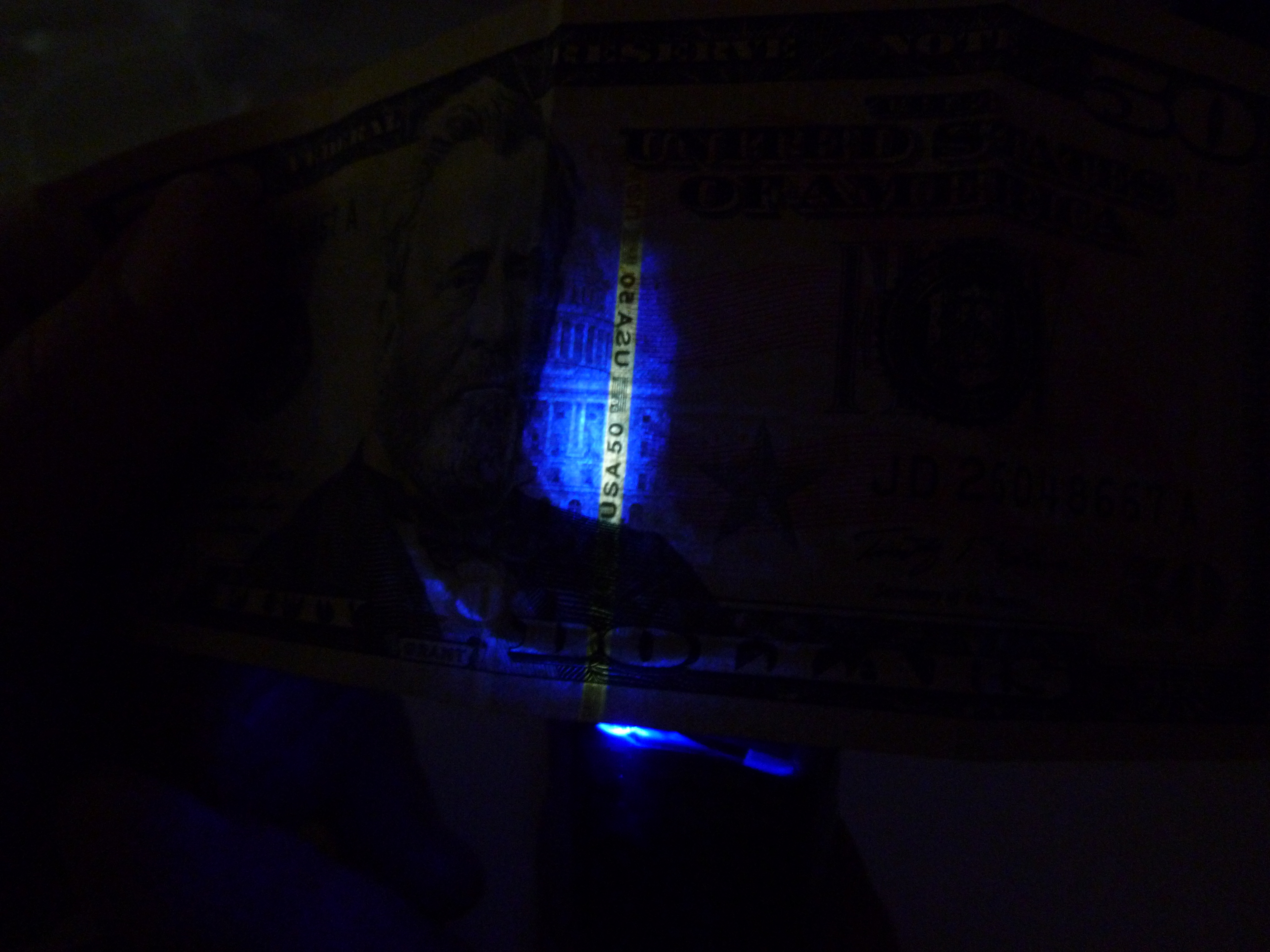 Simple UV Counterfeit-Money Detector
